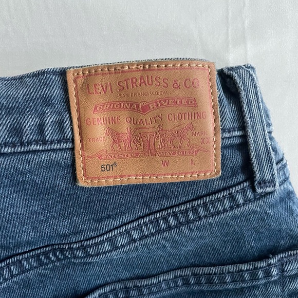 Levi’s Button Fly Jeans - Picture 4 of 10